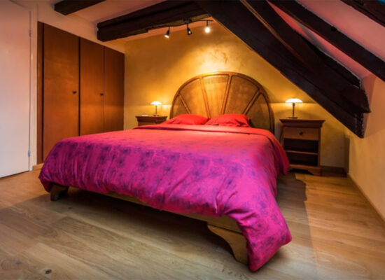 Couchage confortable. Lit de 160 cm.